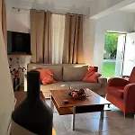 H&v Paralia Avlidhos